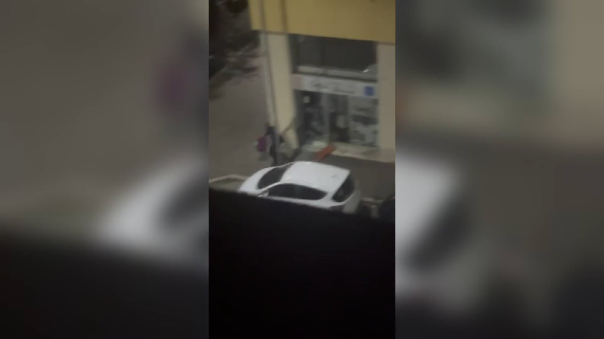 Furto con spaccata in una cartoleria in zona San Donato