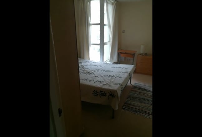 Double Room + Gym. Share with 1. Near station Main Photo