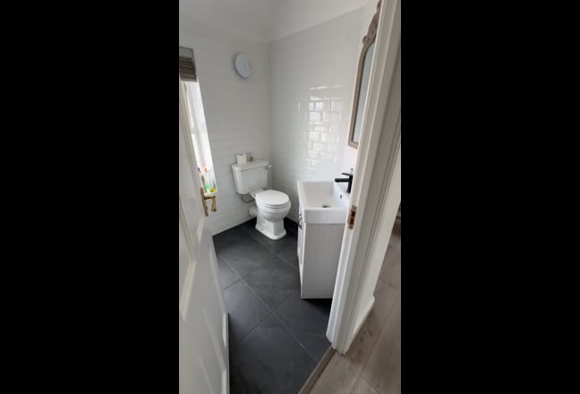 Lovely Double in Gorgeous House 02/02 Main Photo