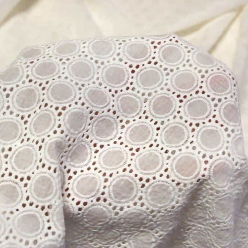 Vidéo: Broderie anglaise 100% coton - Cercle ajouré