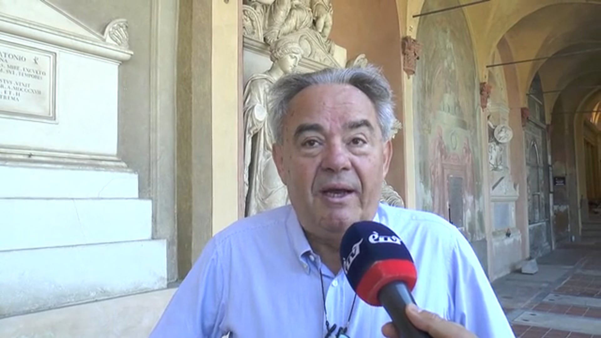 Riconcedere le tombe storiche alle famiglie, salvare la Certosa e abbattere i costi