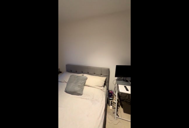 Luxury En-suite Room in 5Bed, 3Bath House ASAP Main Photo