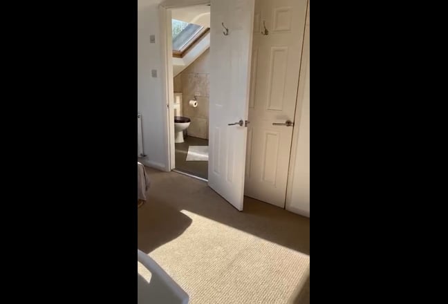 Spacious En-suite with its own Private Balcony Main Photo