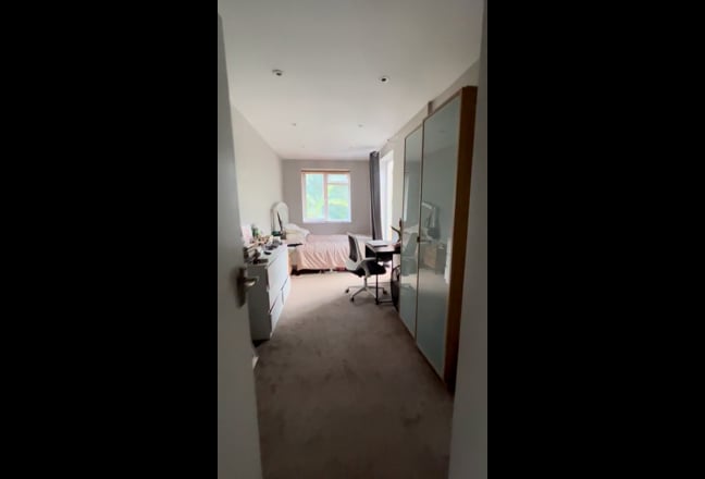 Double room in quiet Greenwich area  Main Photo