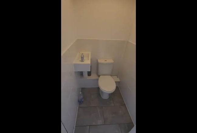 Lovely 6 Bedroom ALL en-suites CO1 2SQ Main Photo