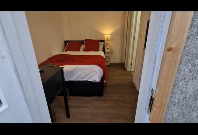 Superb Studio 0.5Km from Subway,Price inc All Bill Main Photo