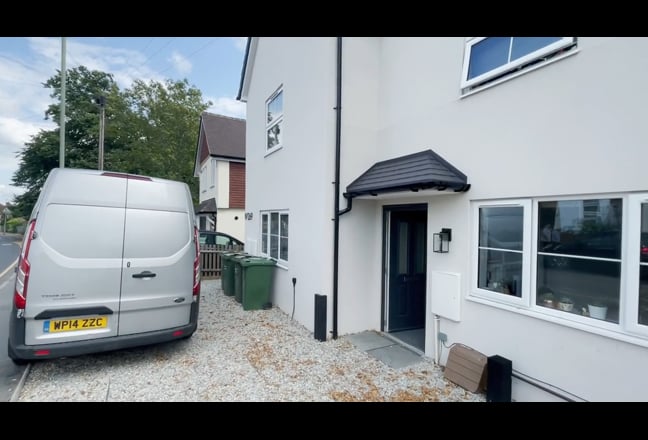🏥Best Guildford Houseshare inc Bills/Cleaner🌳 Main Photo