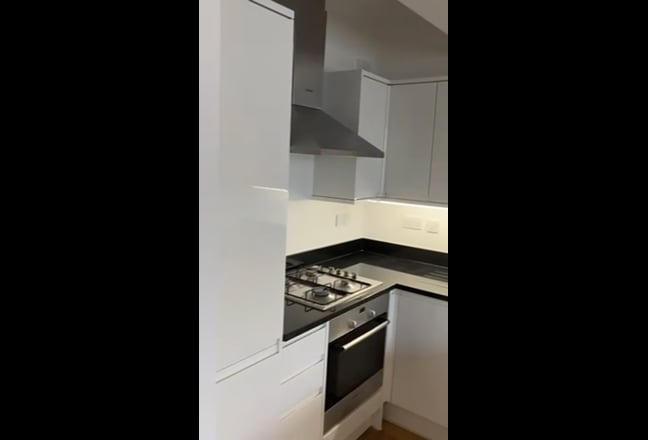 Room available with ensuite and private terrace Main Photo