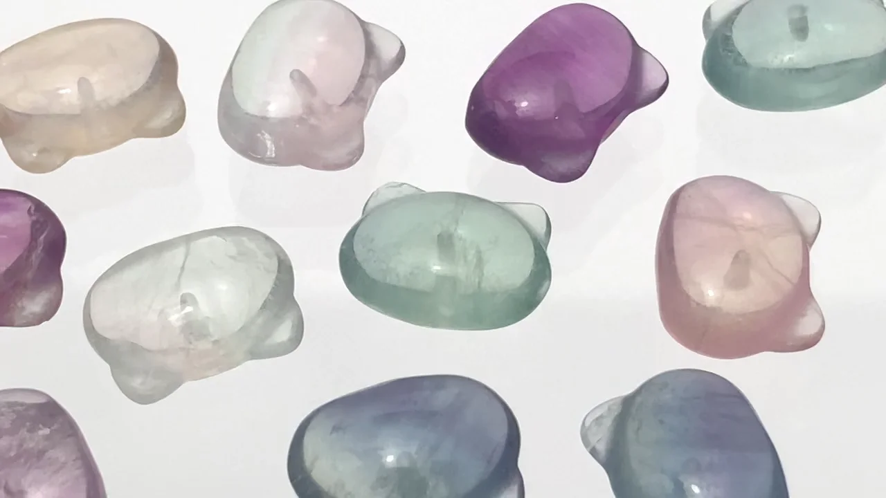 マルチカラーフローライト 猫モチーフ10×13mm 【片穴（裏面）】 5個