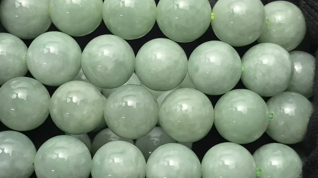 最終値下げ！　超希少　ビルマ産　グラデーション翡翠　５５ｇ 高品質ビルマ翡翠（ジェイダイト） ラウンド12mm ブレスレット｜天然石