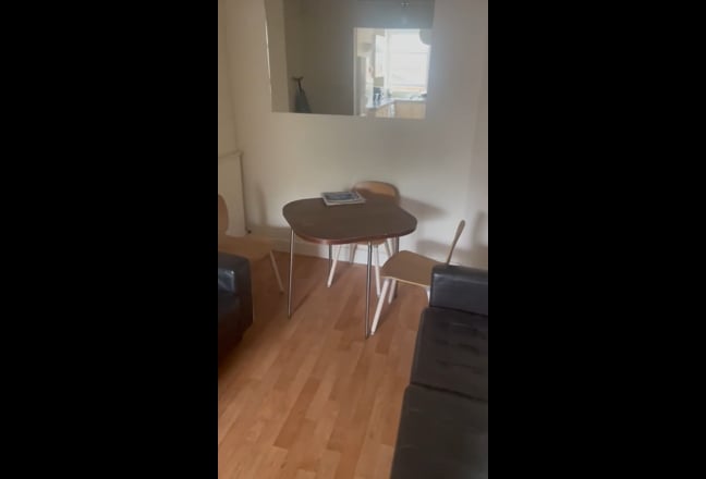 Large double room near central Oxford   Main Photo