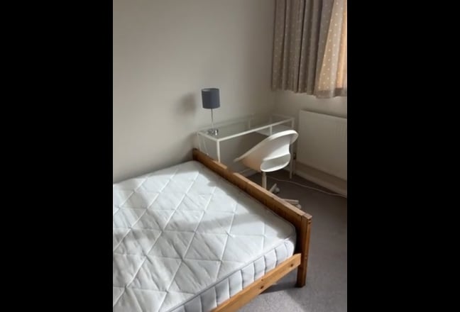 Full furnished double room share with professional Main Photo