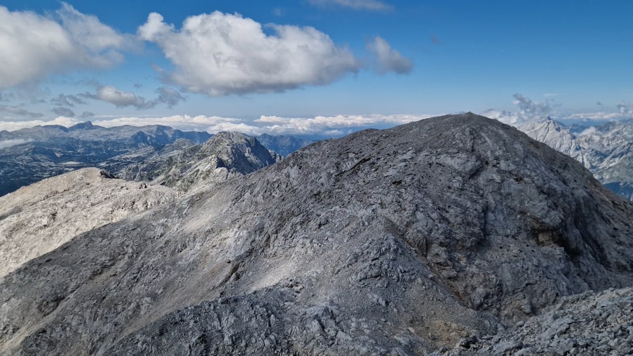 Triglav kot na dlani! Nezahteven razglednik v Julijcih.