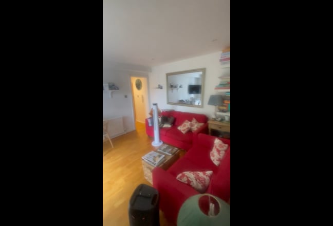 One Double Bed in Notting Hill available!  Main Photo