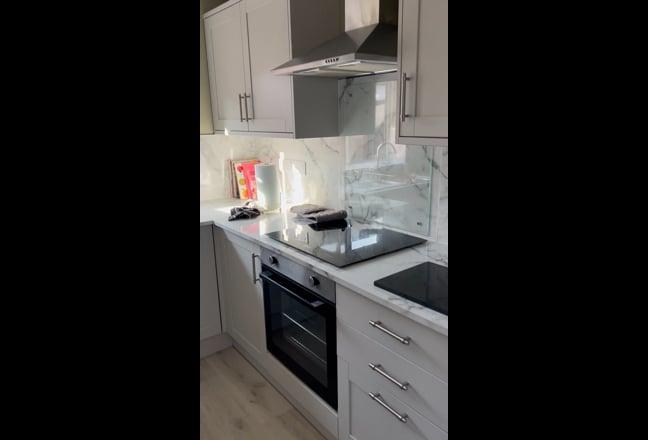 Beautiful house and a lovely Double room available Main Photo