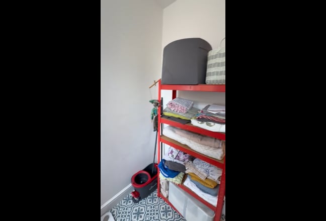 Video 1: Seating room