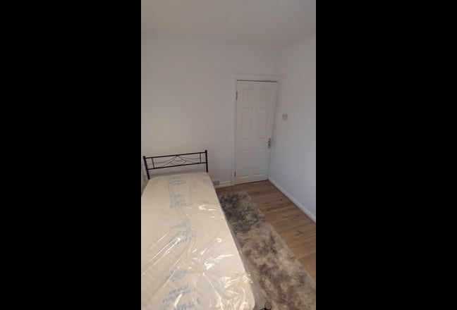 Single Room No Deposit  Main Photo
