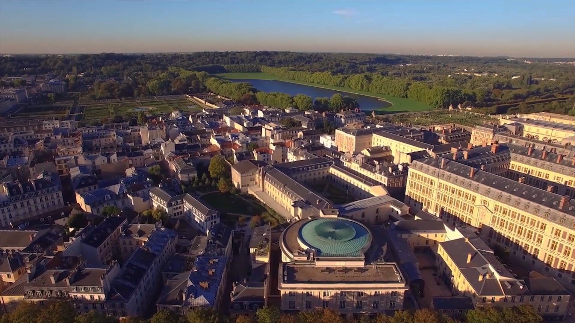 Hulu – On Stage (Phoenix)