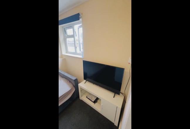 1 Bedroom to Let in 3-Bedroom Flat – bexleyheath Main Photo