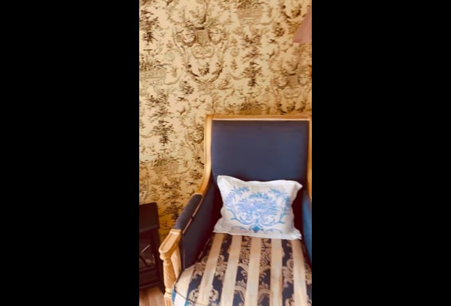 Large double room with wet room parking on drive.  Main Photo