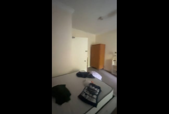 Room available for student at University Avenue Main Photo
