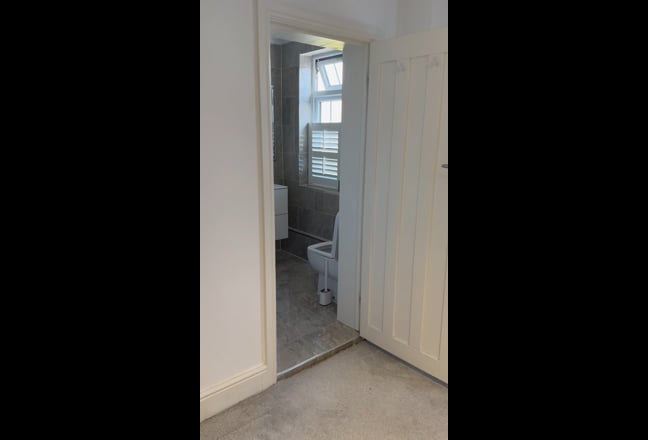 Large ensuite double room in Walthamstow Main Photo