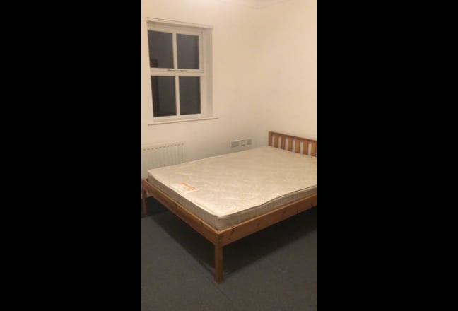 Double Room in shared  House Main Photo