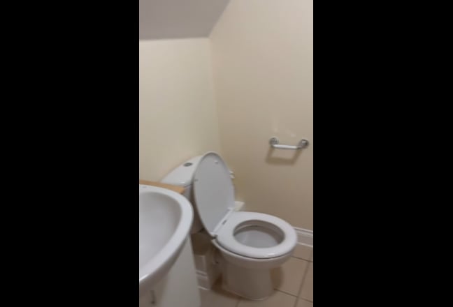 Large en-suite double bedroom with walk-in closet Main Photo