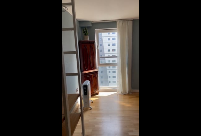 2 Rooms in subpenthouse both en suite Oct 1 Main Photo