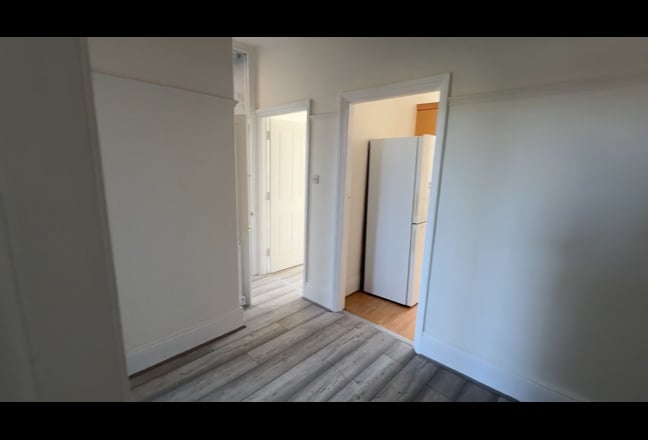 * Newly refurbished * 2 bed flat in Acton, W3 Main Photo
