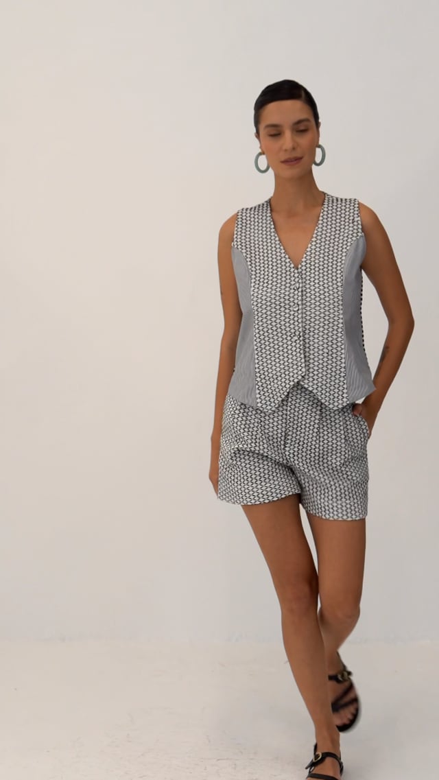 Short Chloe Poder Preto e Branco