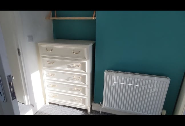 Video 1: Warm & welcoming lounge/diner.
