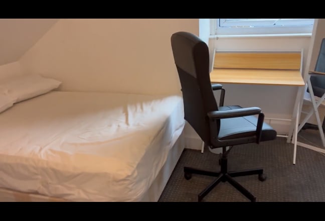 Dbl bedroom in shared 2 Bed flat All bills incls Main Photo