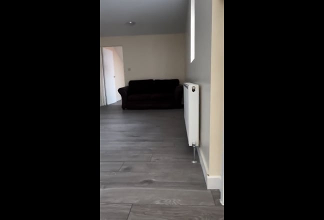 Upstairs flat studio-1 bed , 1 Bath bills paid. Main Photo