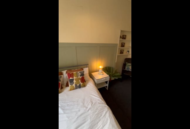 Cosy Double Room near Victoria Centre Main Photo