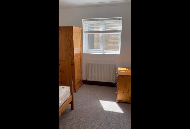 Lovely Double Room in Ealing Broadway!! Main Photo