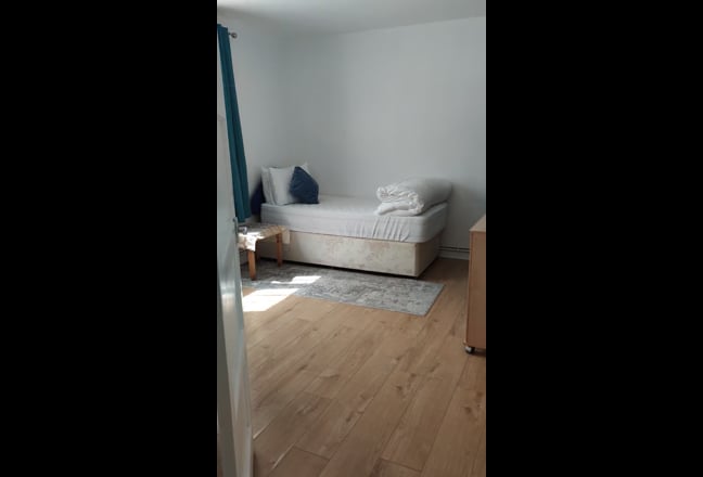 One Double Room Available In East London(Zone 3/4) Main Photo