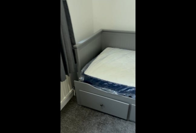 LARGE single rooms ,Near Nnuh and UEA only 4 rooms Main Photo