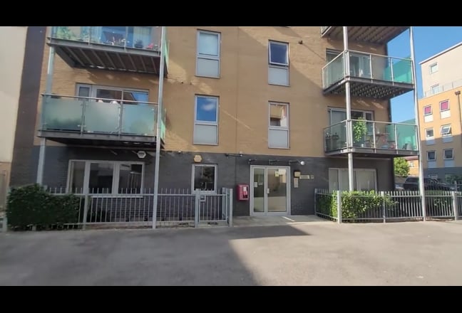 Stylish & Spacious 2-Bedroom Apartment in Prime Ea Main Photo
