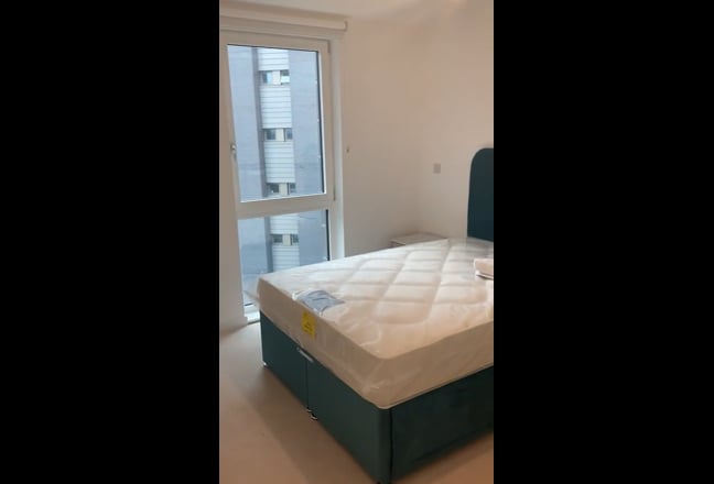 11th floor flat - double room - Salford Central Main Photo