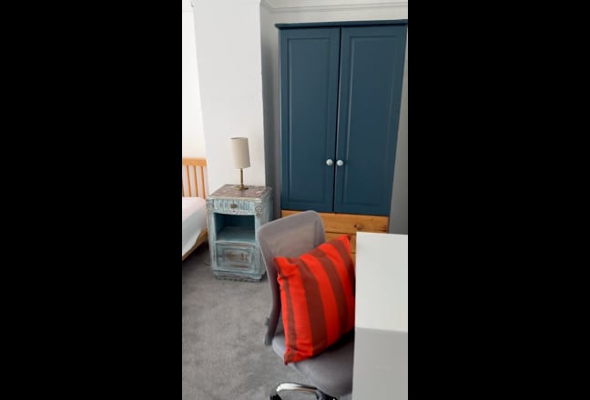 3 Room Flat / share near Gloucester Road Main Photo