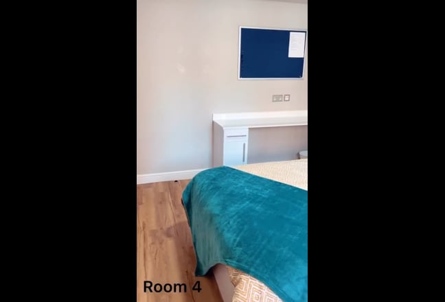 Modern en Suite in Chester Bills Included Main Photo