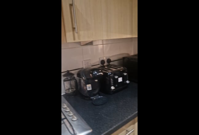 Video 1: Front door of apartment