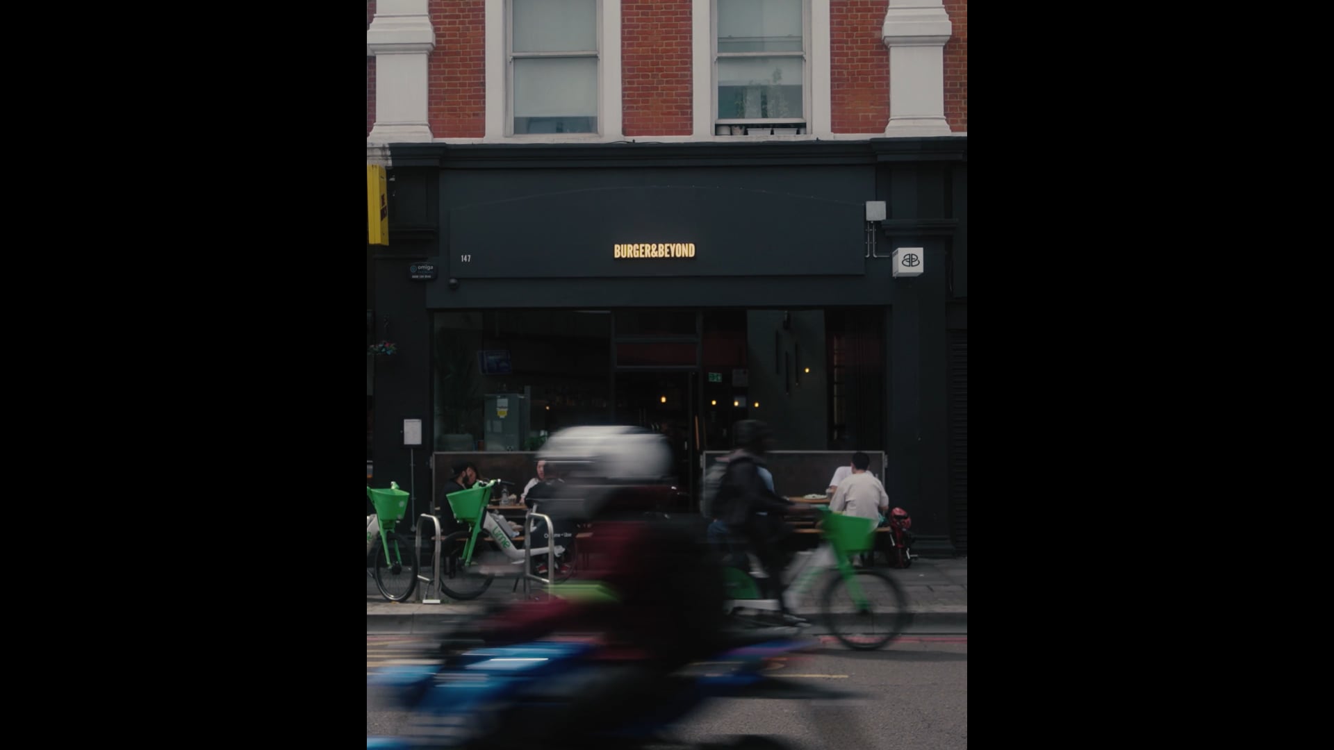 Burger&Beyond - Alvin Cailan collab