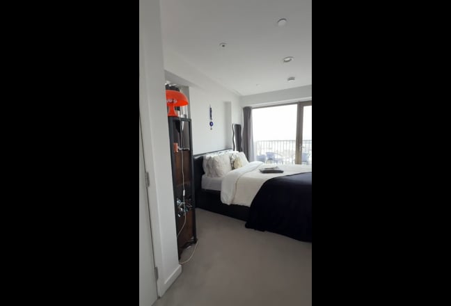 Video 1: Bedroom & balcony