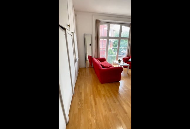 Elegant Marylebone Flat🏙️Double Room with Balcony Main Photo