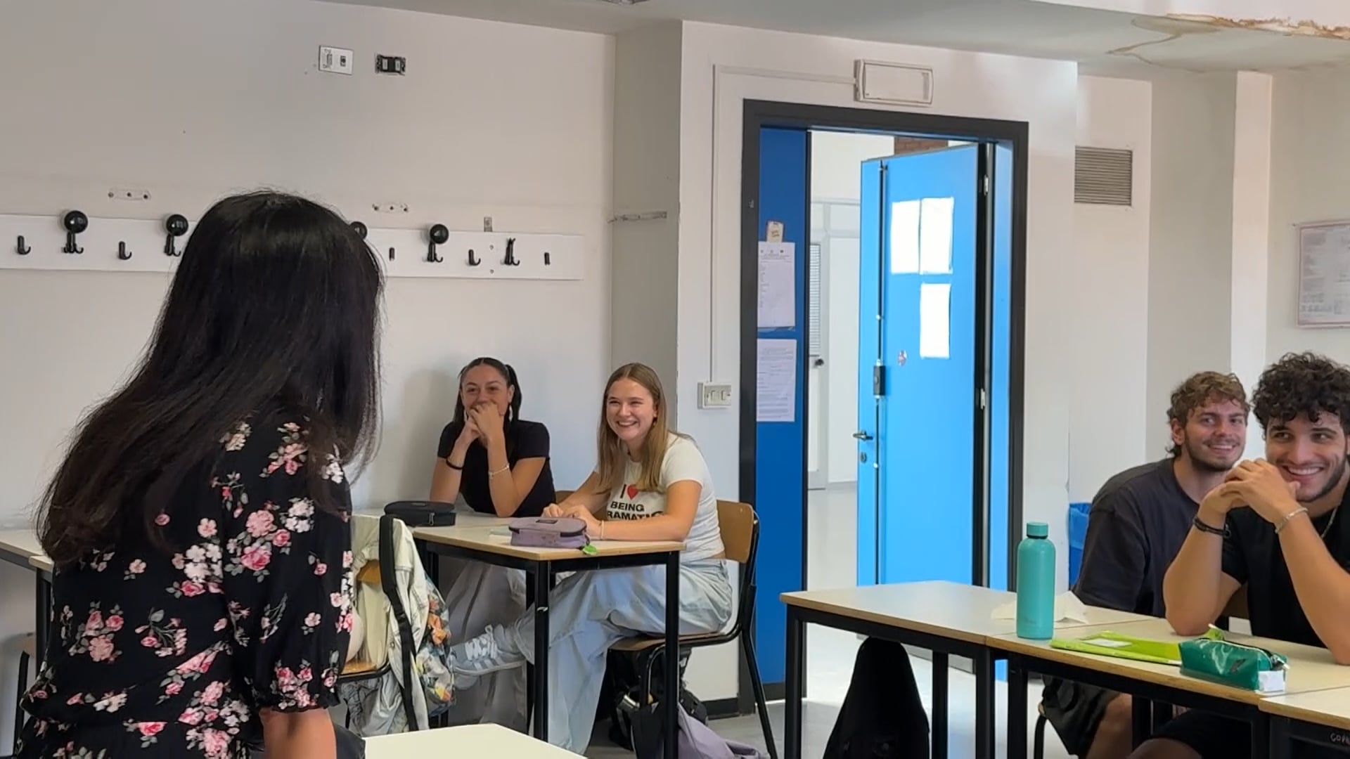 In classe con il cellullare spento e nello zaino