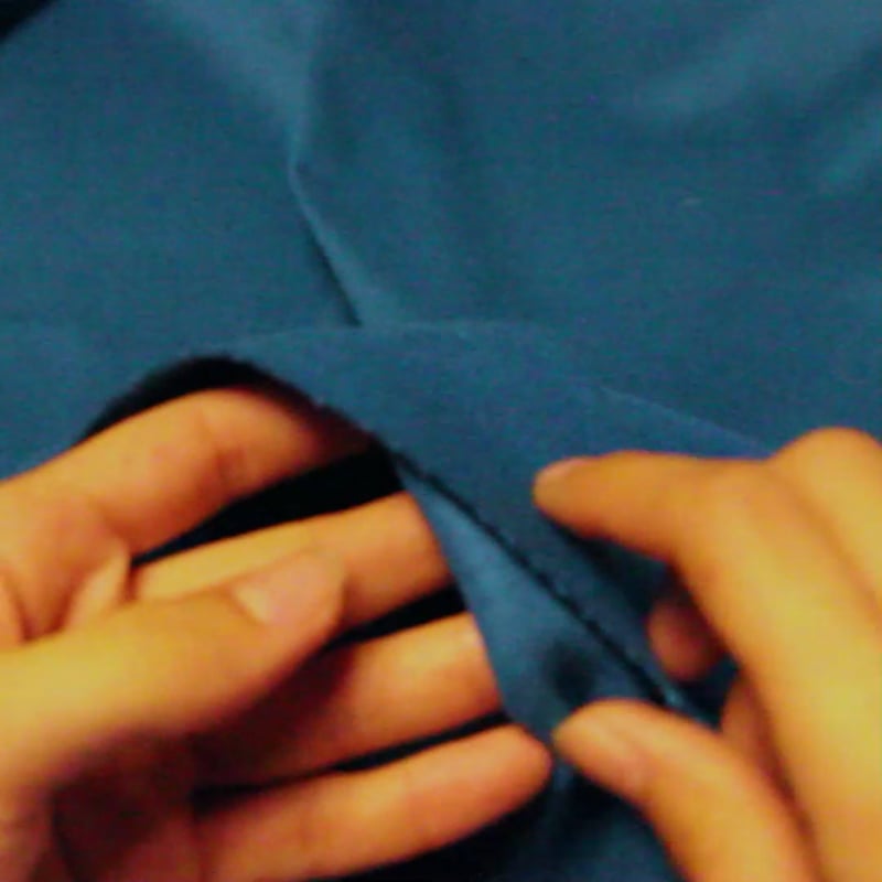 Vidéo: Drap de laine & angora – Bleu pétrole
