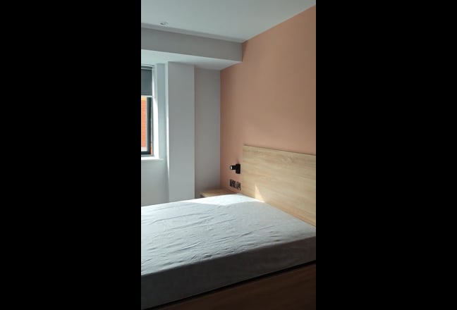 Leeds sublet Headrow court studio Main Photo