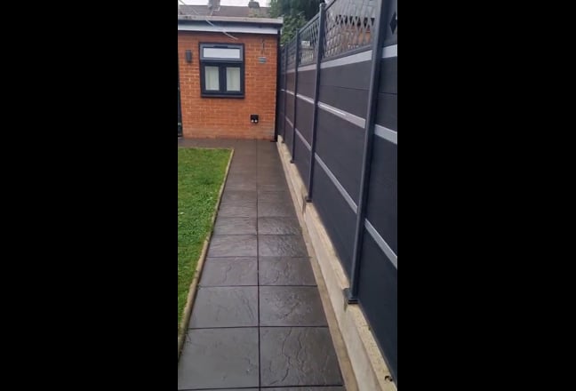 Studio apartment at rear of garden - private Main Photo